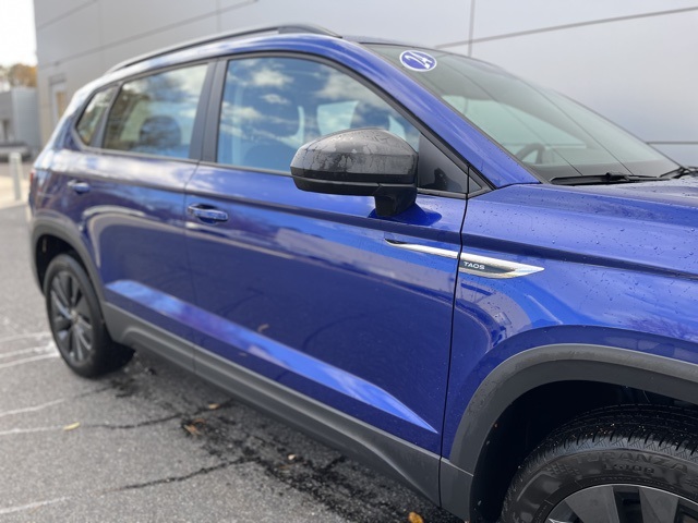 2024 Volkswagen Taos S photo 2