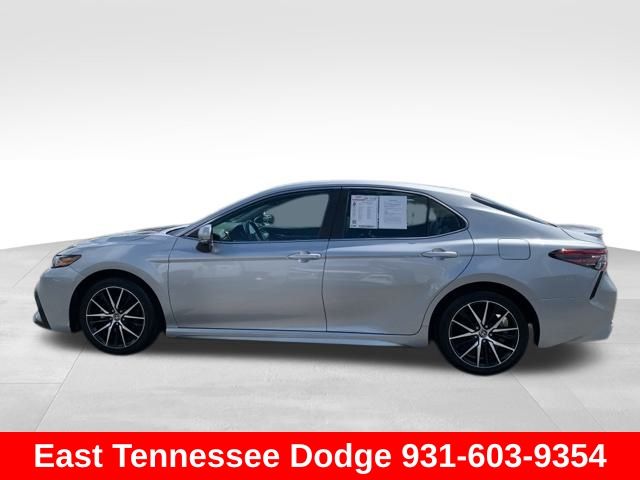 2023 Toyota Camry SE photo 4