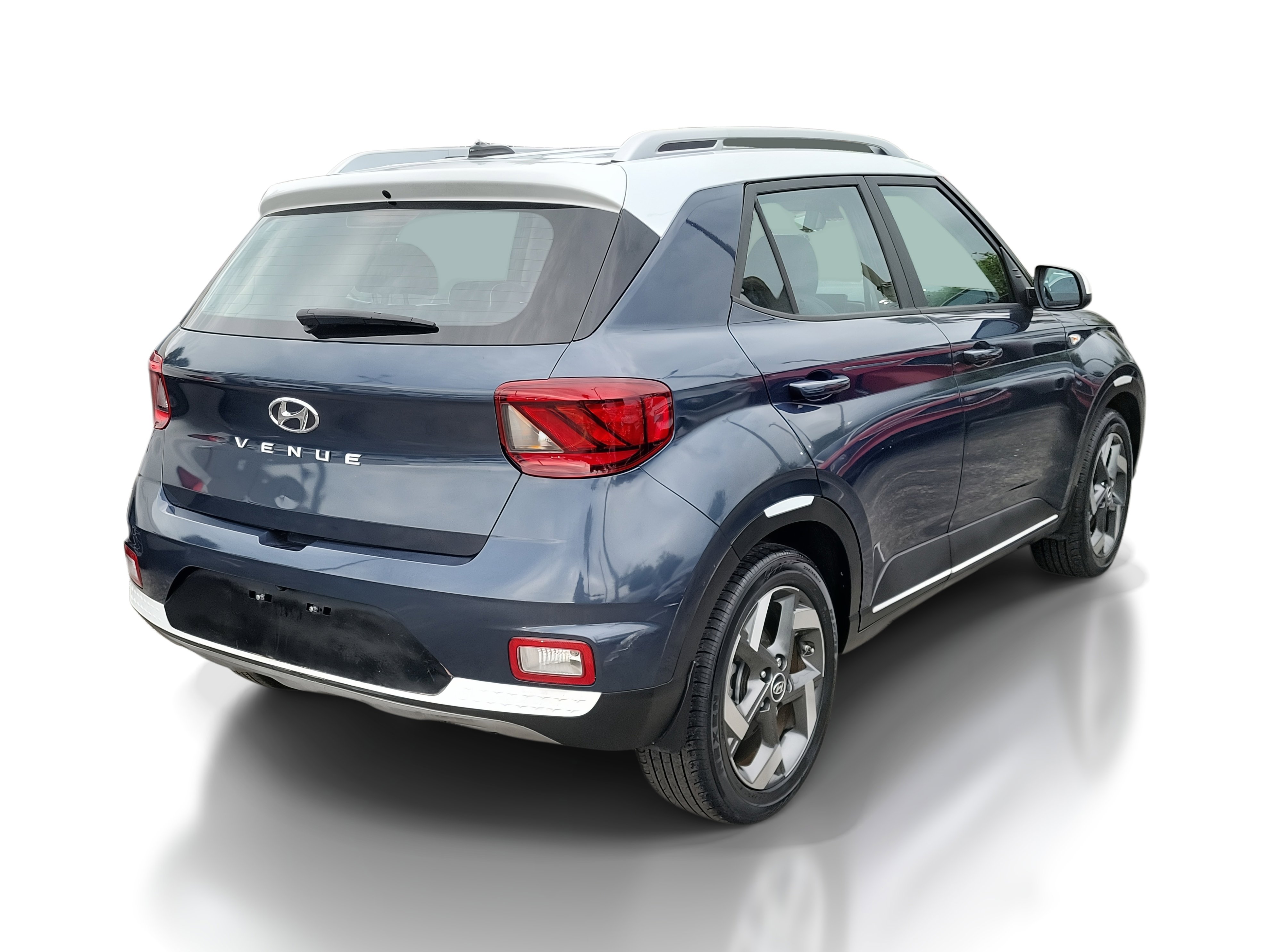 2023 Hyundai Venue Limited photo 3