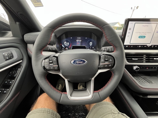 2025 Ford Explorer ST-Line photo 8