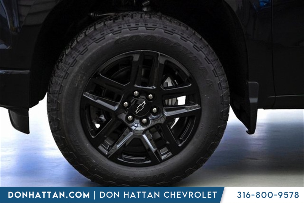 2026 Chevrolet Silverado RST photo 42