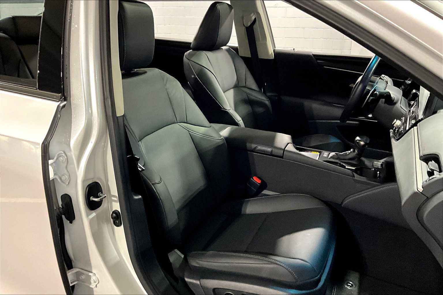 2025 Lexus ES Premium photo 8