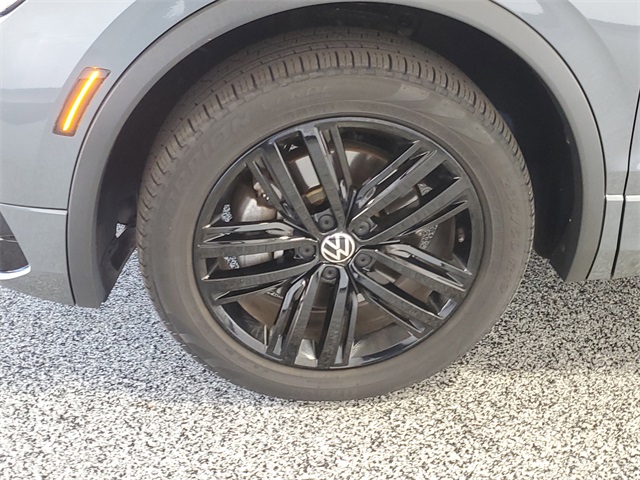 2022 Volkswagen Tiguan SE R-Line Black photo 4