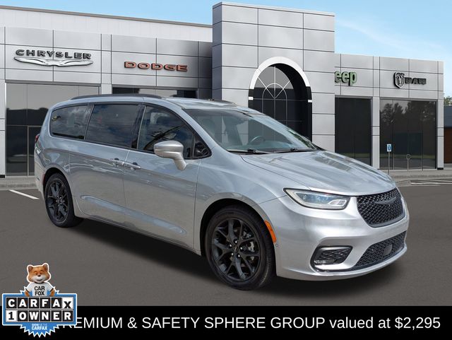2021 Chrysler Pacifica Touring L's photo