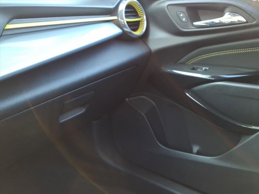 2025 Chevrolet Trax LT photo 20