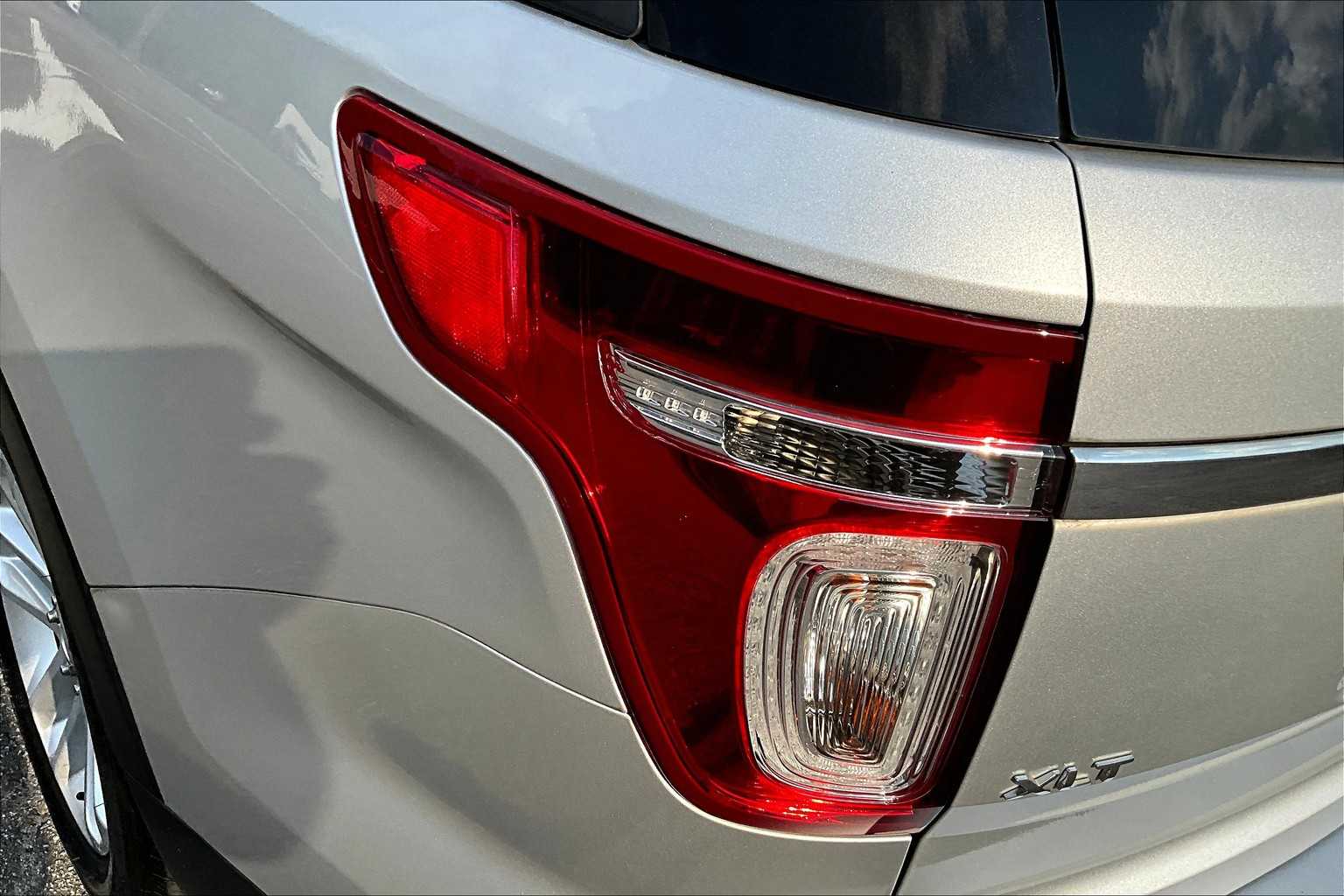 2013 Ford Explorer XLT photo 25