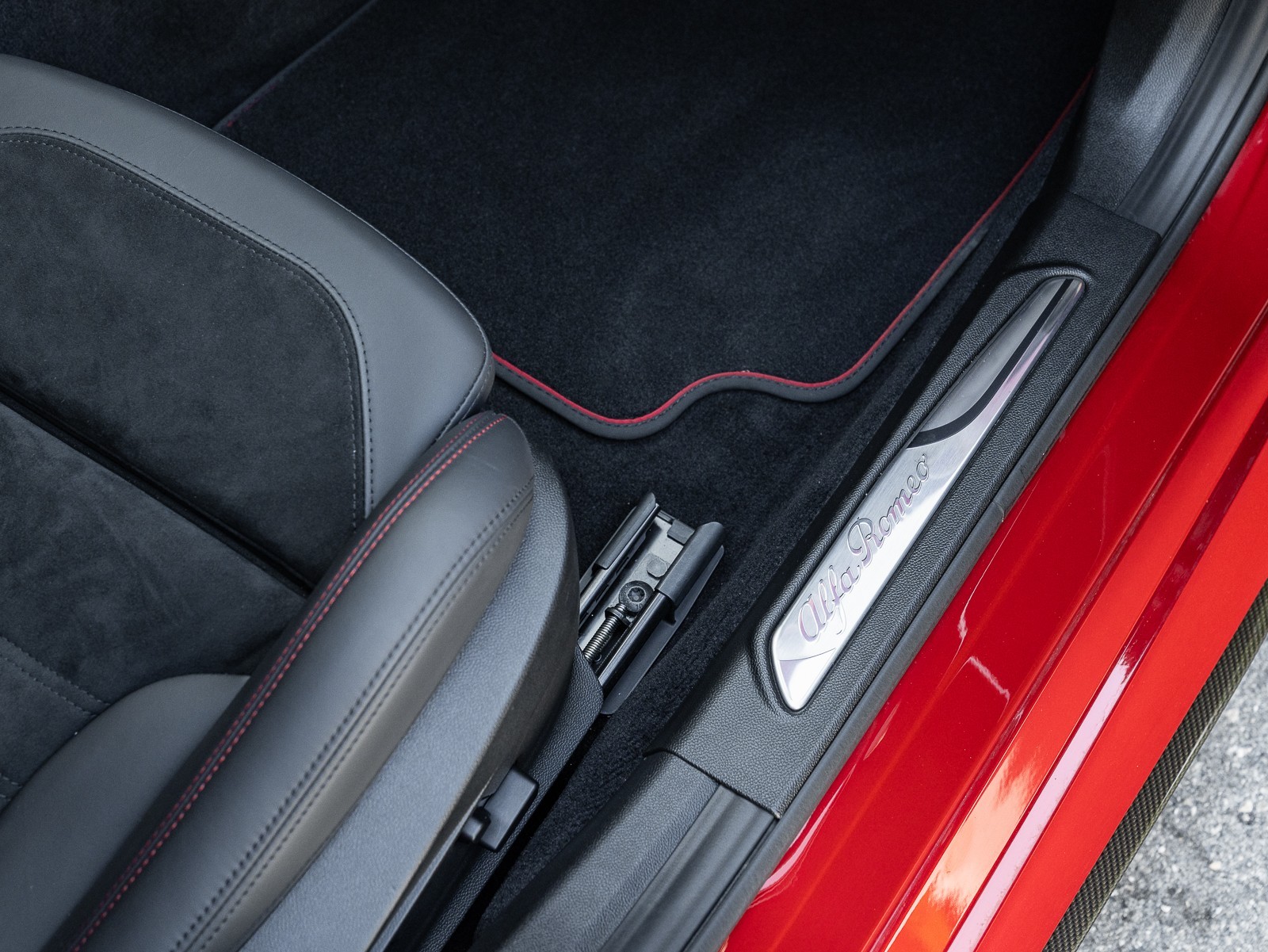 2020 Alfa Romeo Giulia Quadrifoglio photo 26