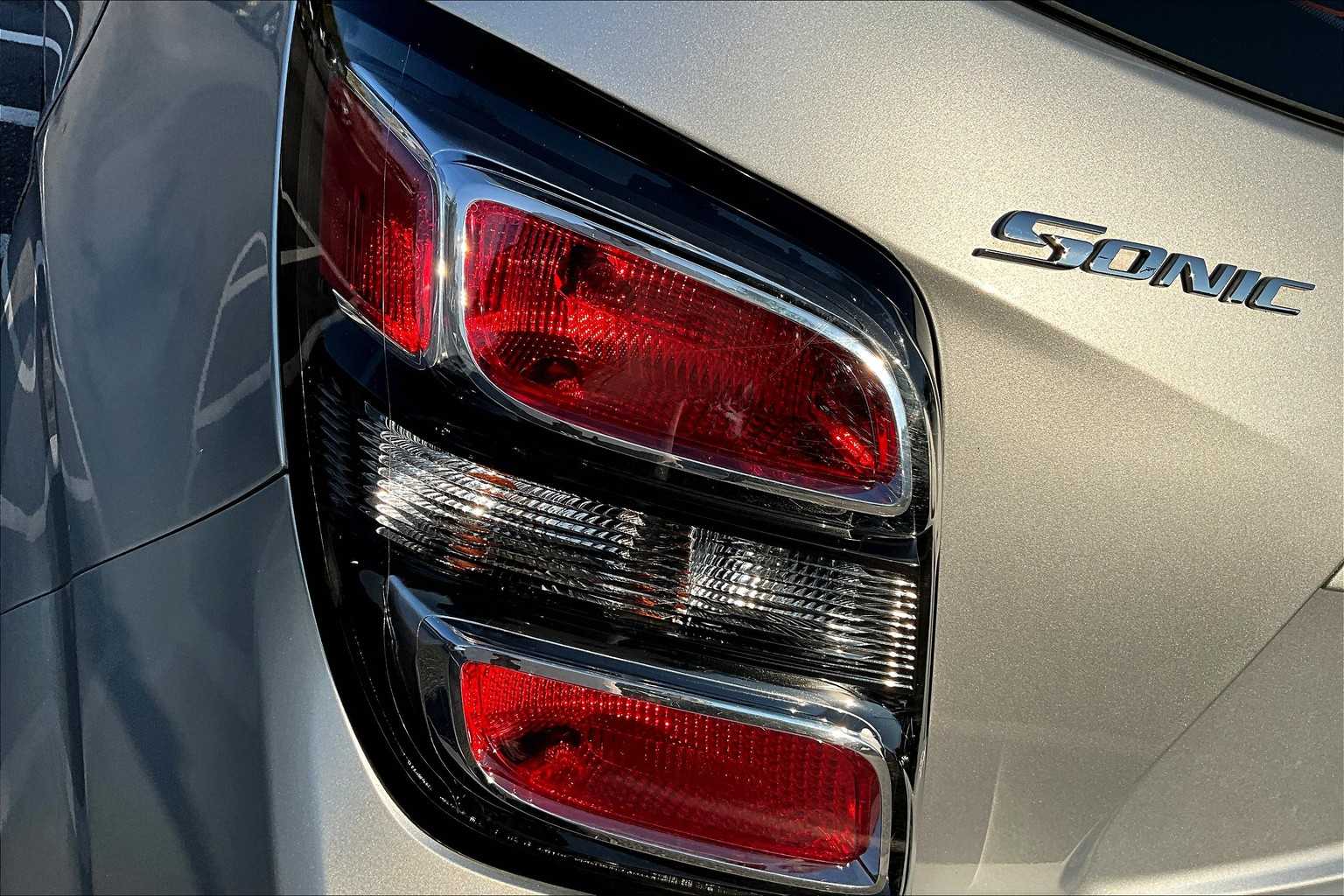 2020 Chevrolet Sonic LT photo 26