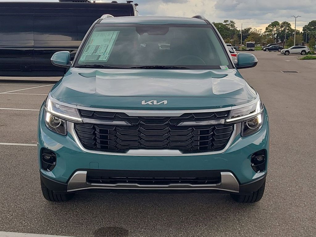 2026 Kia Seltos EX photo 8