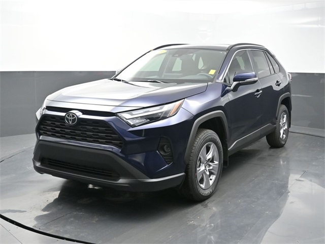 2025 Toyota RAV4 XLE's photo