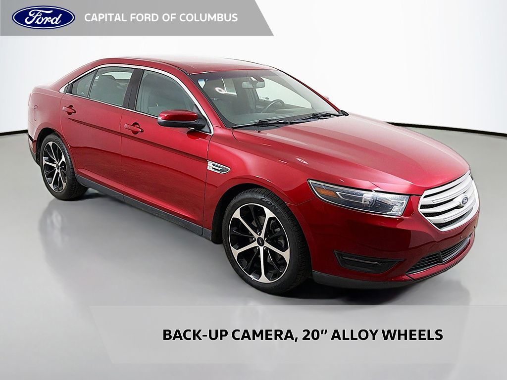 2015 Ford Taurus SEL's photo