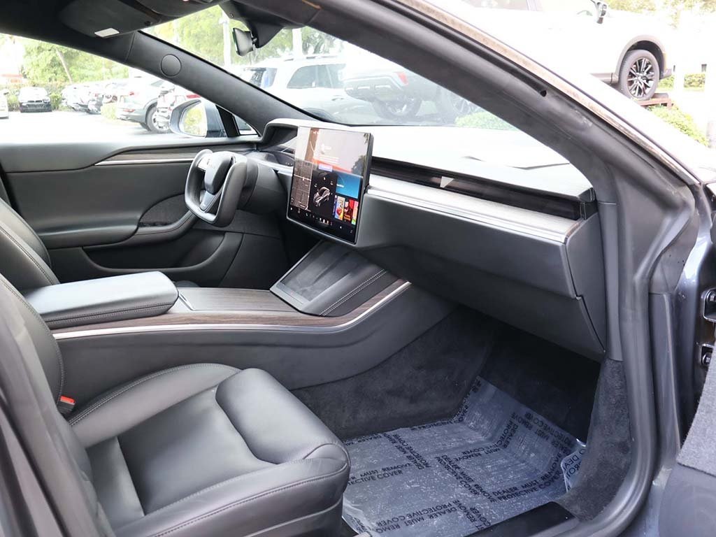 2022 Tesla Model S photo 24