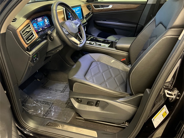 2025 Volkswagen Atlas SE Technology photo 4