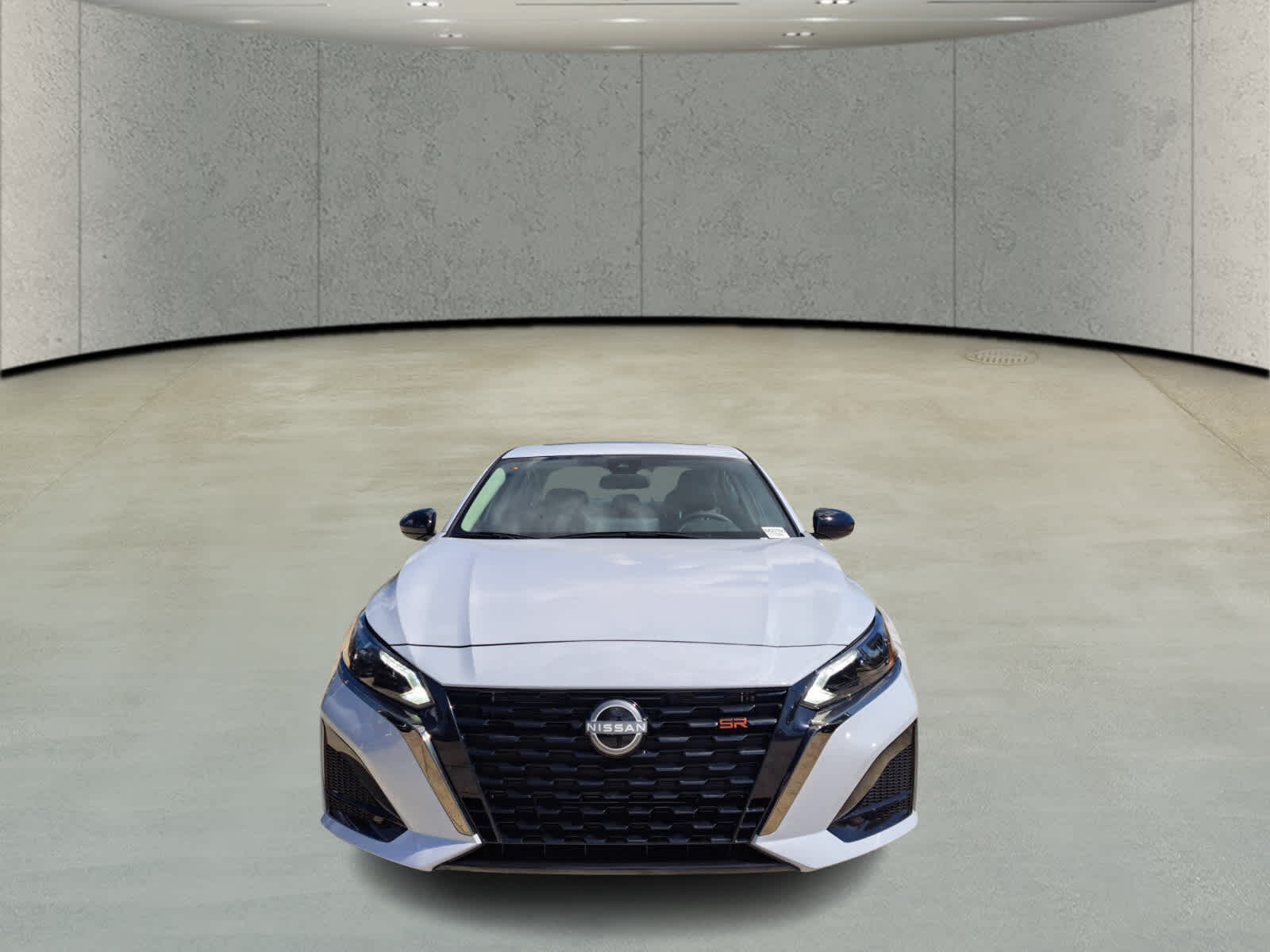 2025 Nissan Altima SR photo 2