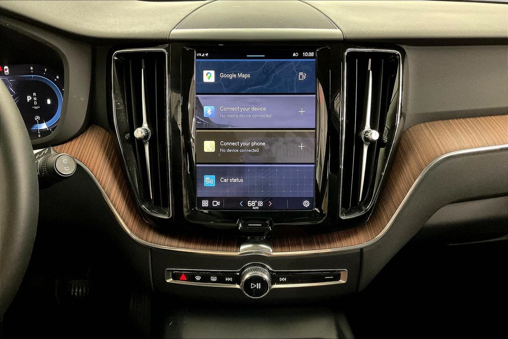 2023 Volvo XC60 B5 Plus photo 29