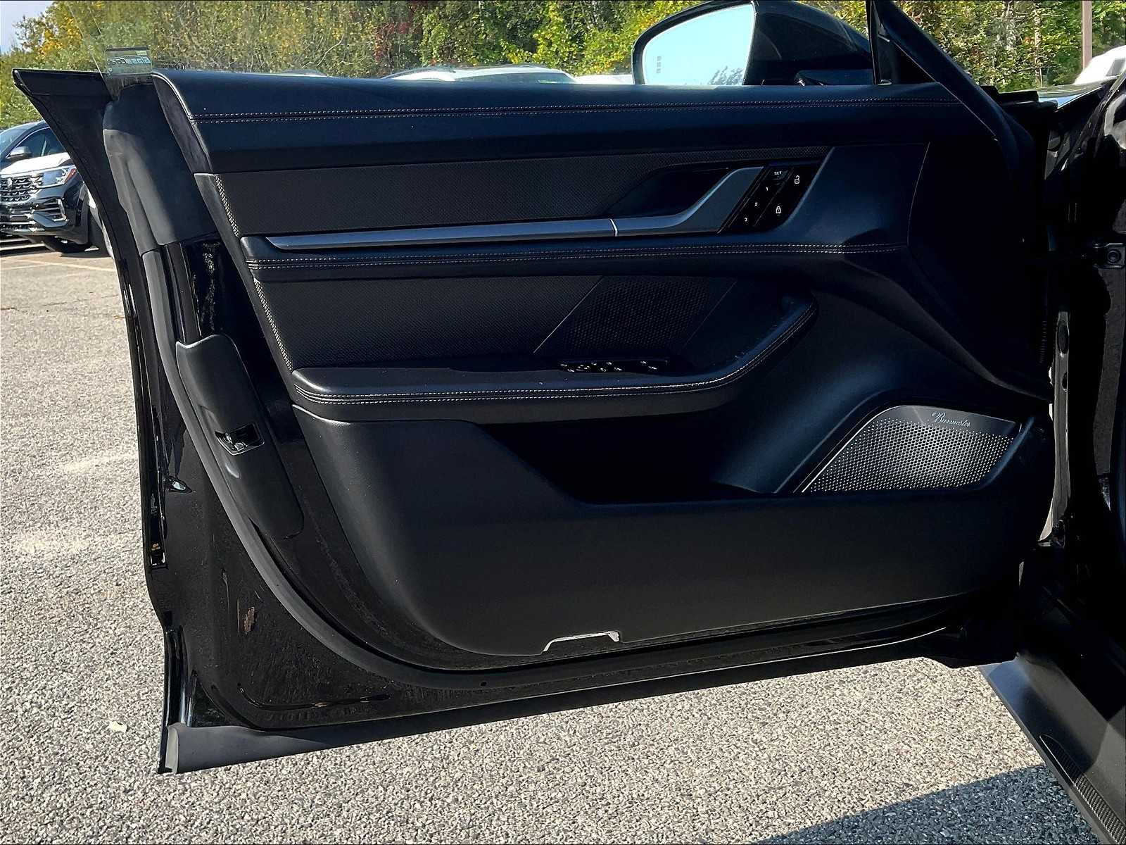 2021 Porsche Taycan Turbo S photo 9