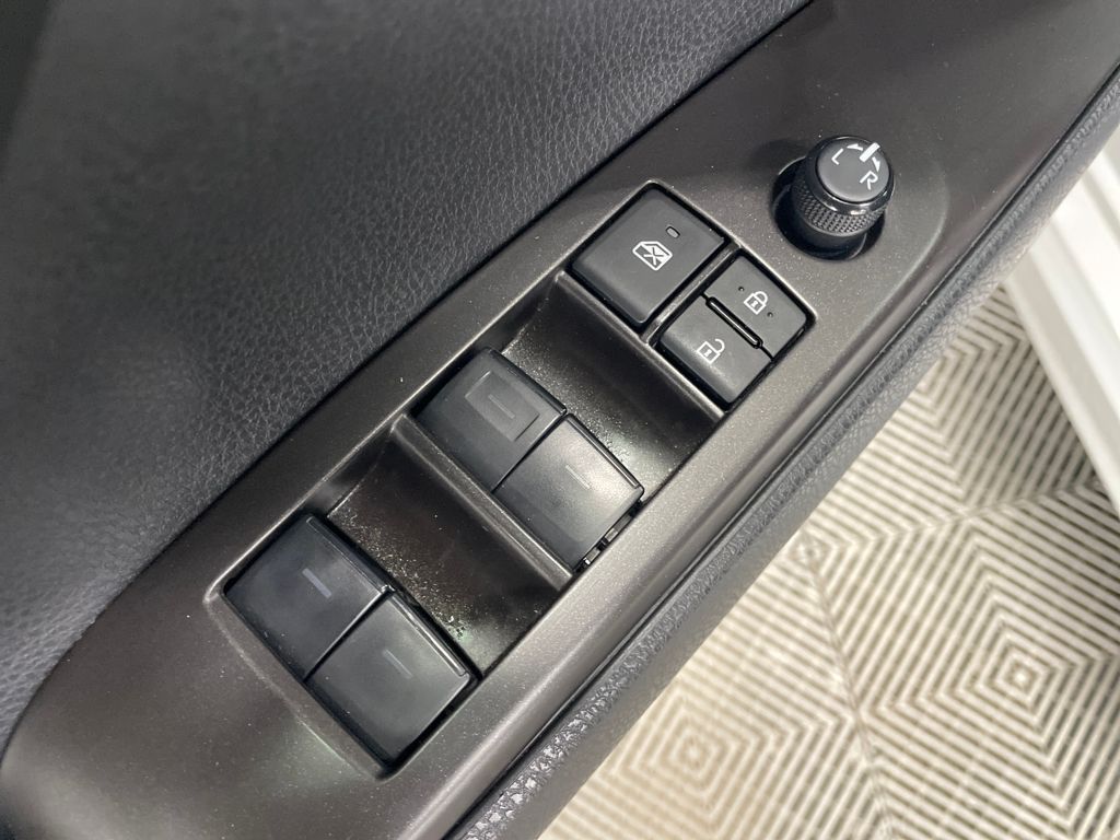 2024 Toyota Camry SE photo 13
