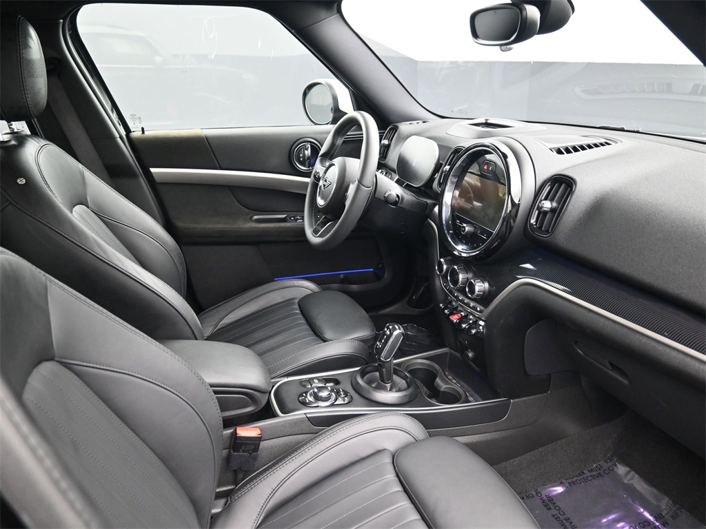 2024 Mini Cooper S Iconic photo 2