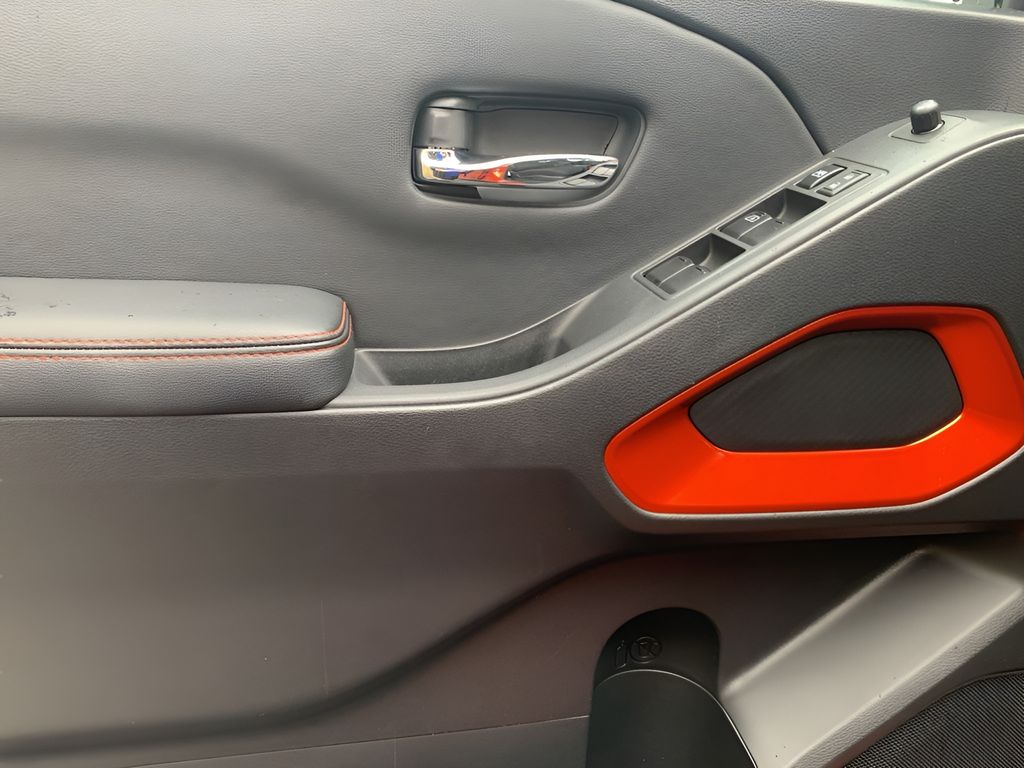 2025 Nissan Frontier PRO-4X photo 13