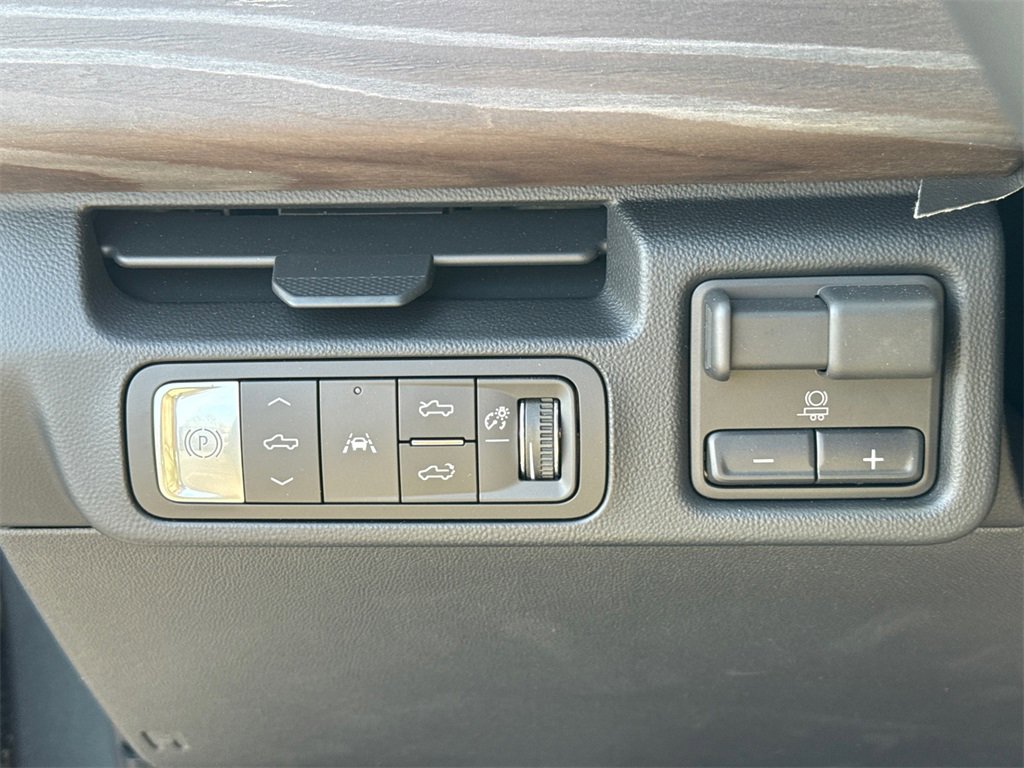 2025 Gmc Sierra EV Denali photo 19