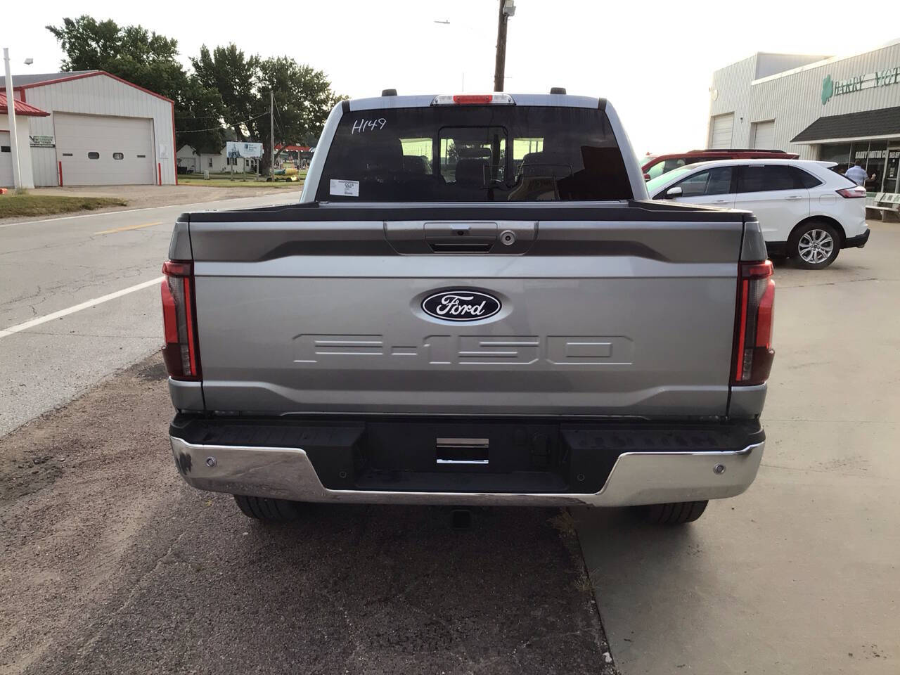 2025 Ford F-150 Lariat photo 4