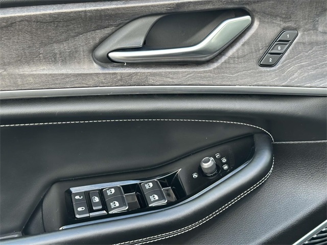 2021 Jeep Grand Cherokee Overland photo 7