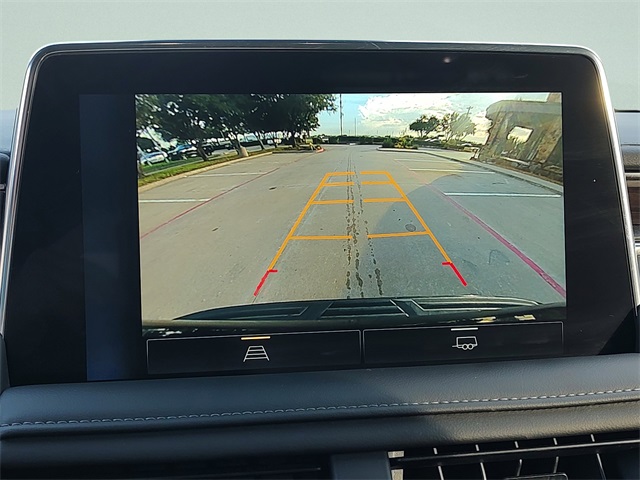 2023 Chevrolet Suburban Z71 photo 15