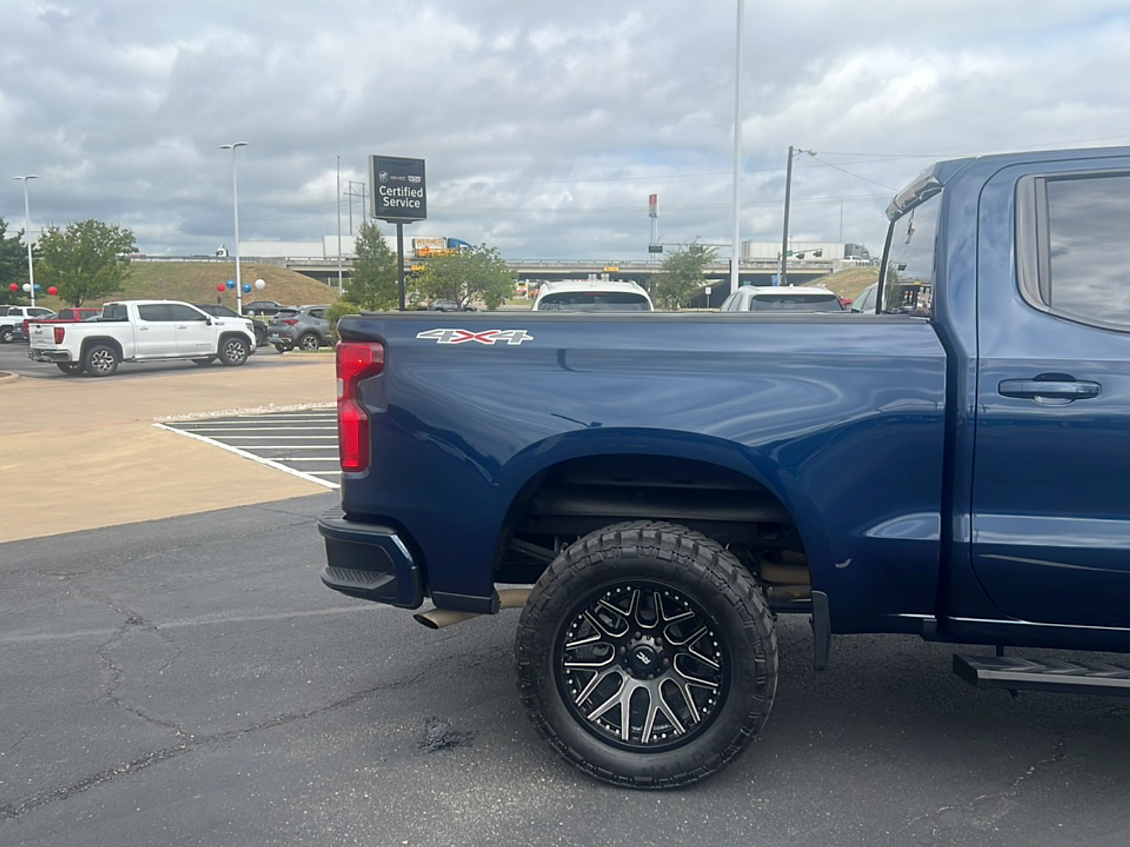 2022 Chevrolet Silverado 1500 RST photo 4