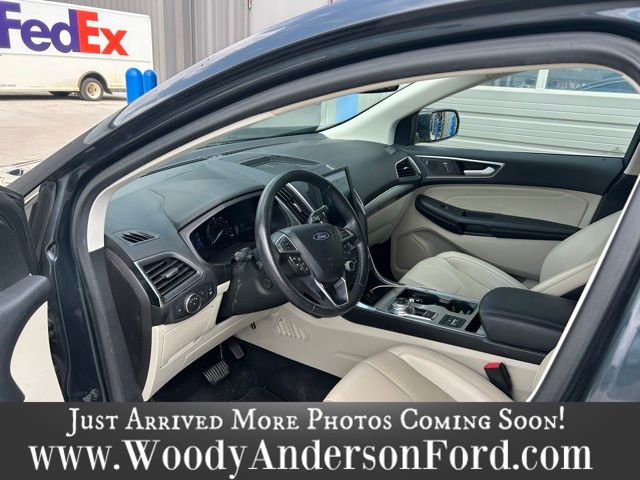 2022 Ford Edge Titanium photo 9