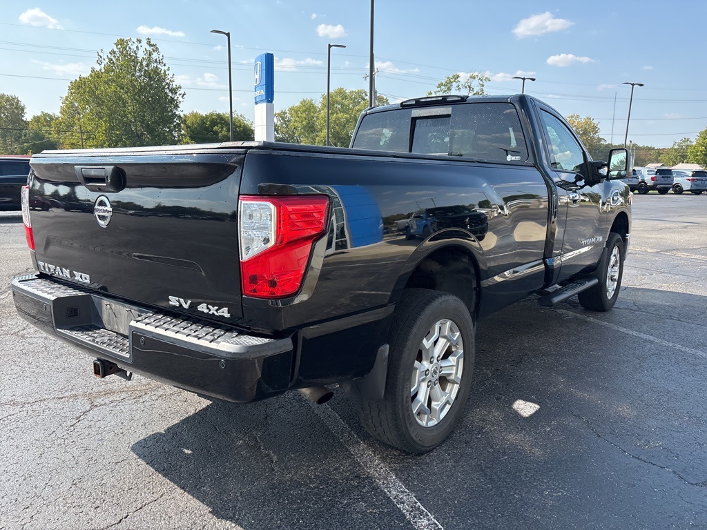 2017 Nissan Titan SV photo 4