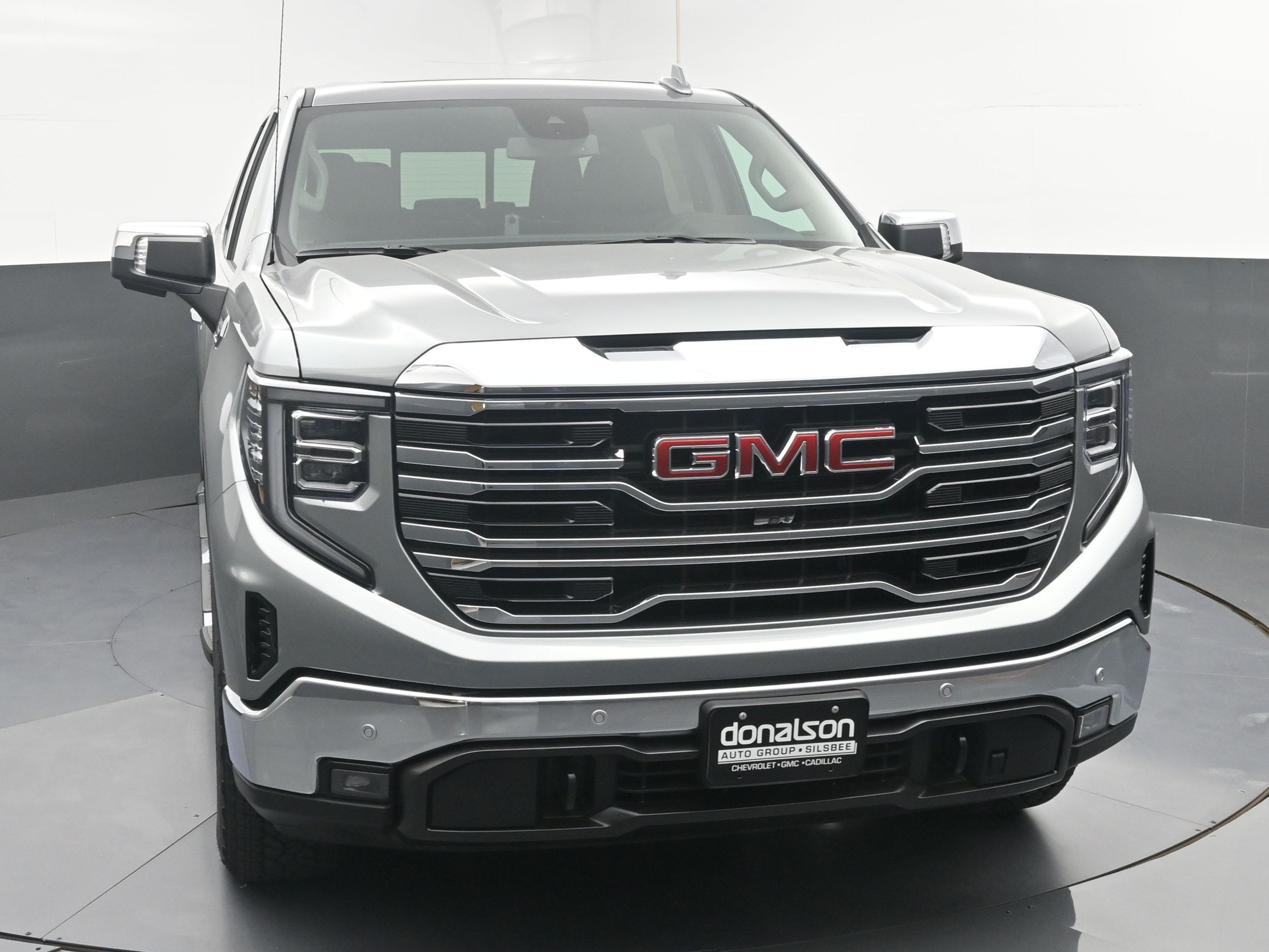 2026 Gmc Sierra 1500 SLT photo 2