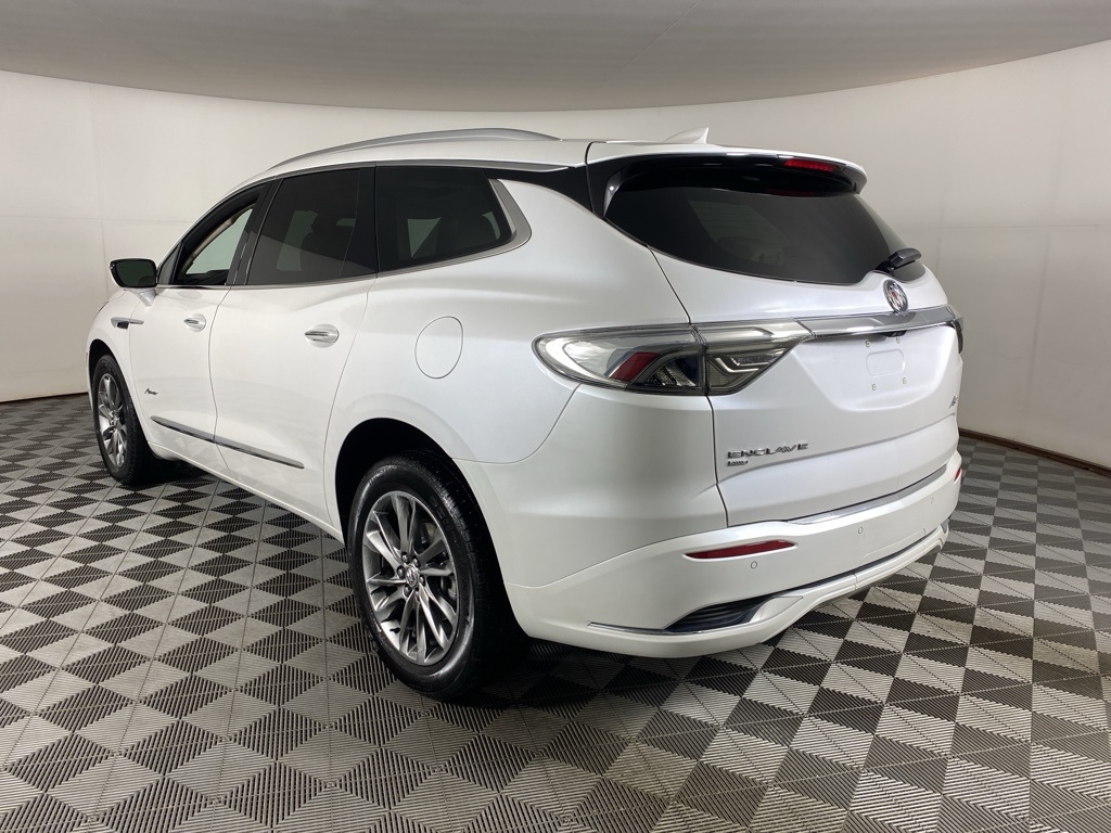 2024 Buick Enclave Avenir photo 3