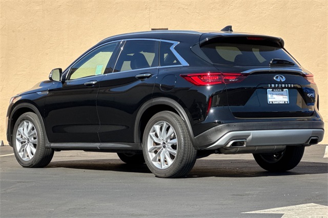 2022 Infiniti QX50 Luxe photo 5