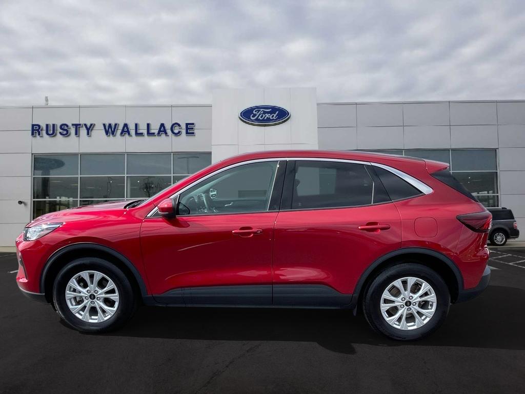 2023 Ford Escape Active's photo