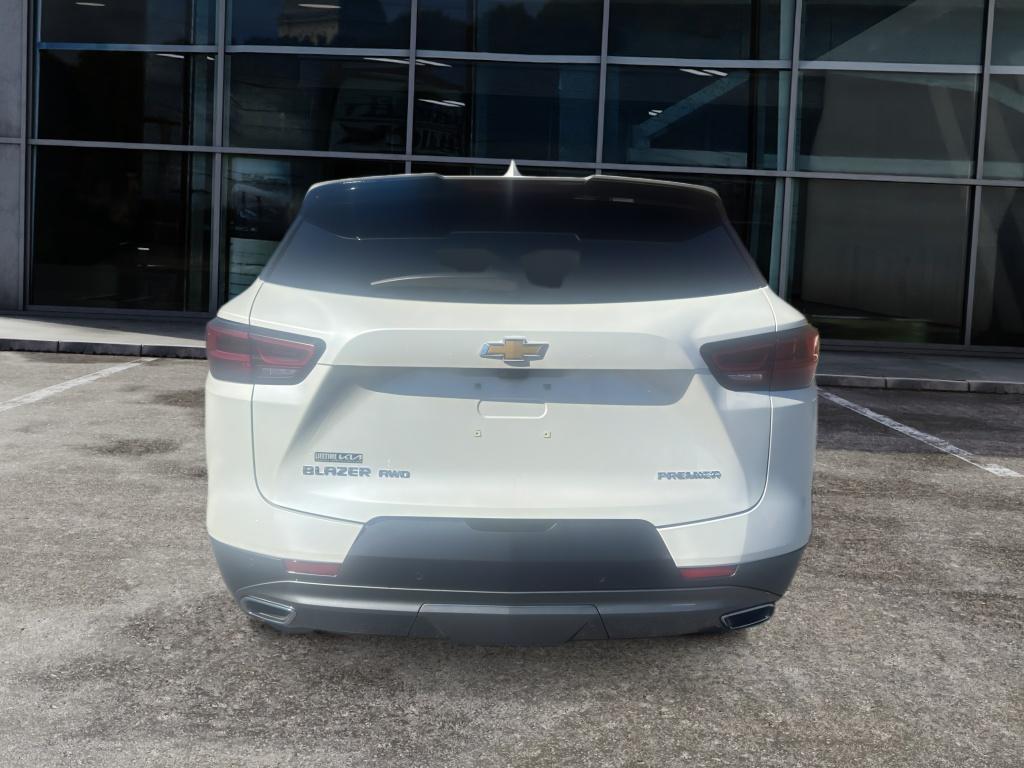 2023 Chevrolet Blazer Premier photo 4