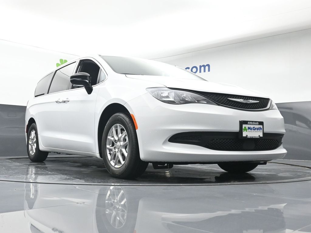 2026 Chrysler Voyager LX photo 21