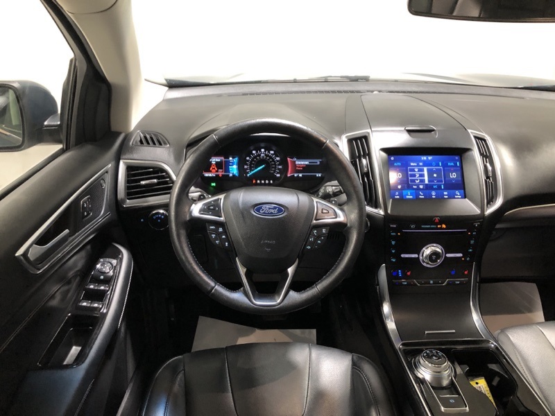 2019 Ford Edge Titanium photo 25