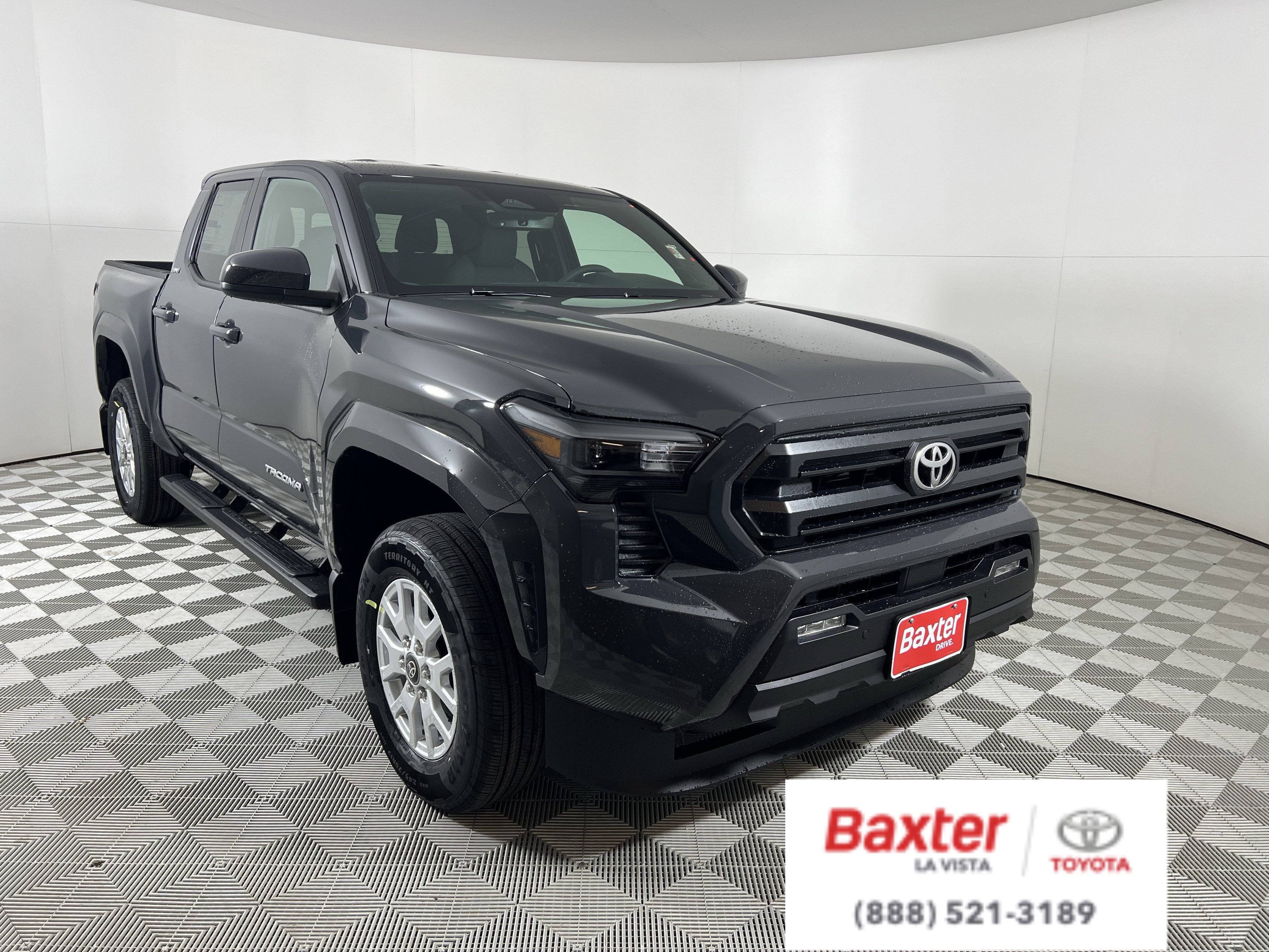 2025 Toyota Tacoma SR5's photo