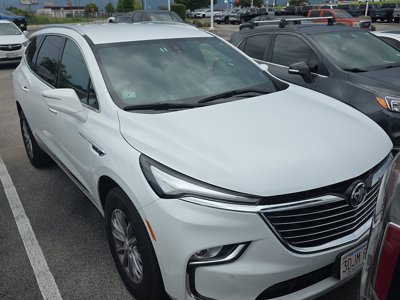 2024 Buick Enclave Premium photo 2