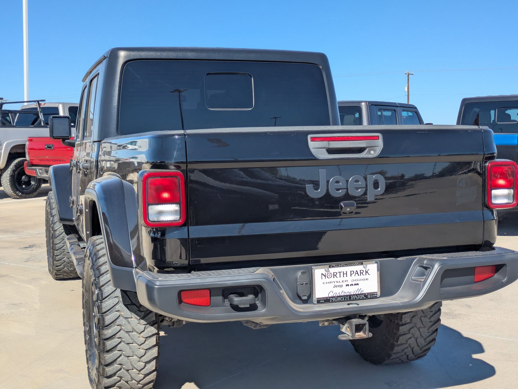 2022 Jeep Gladiator Willys photo 4