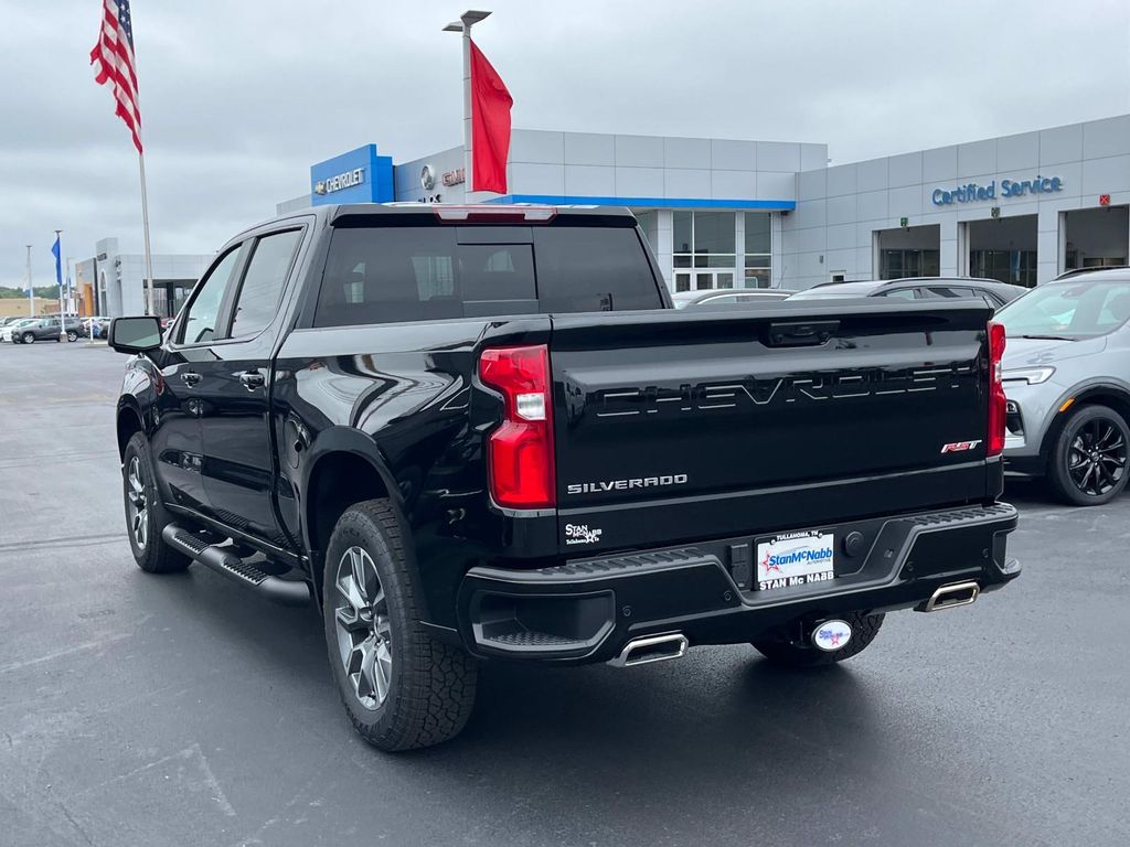 2025 Chevrolet Silverado 1500 RST photo 4