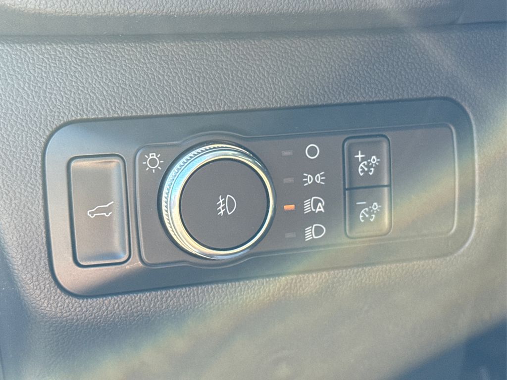 2022 Ford Escape SEL photo 31