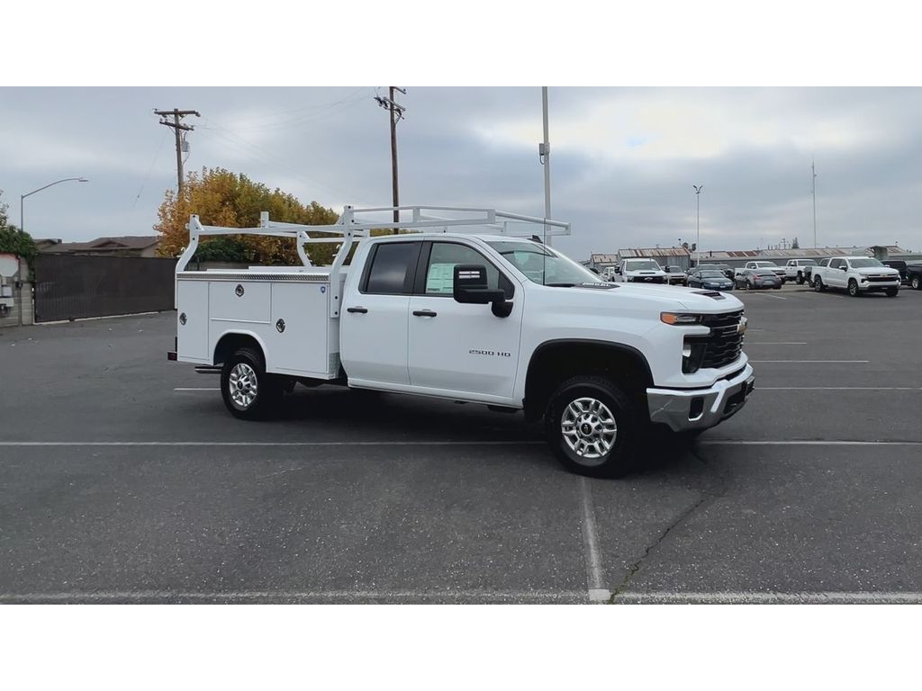 2026 Chevrolet Silverado 2500HD photo 2