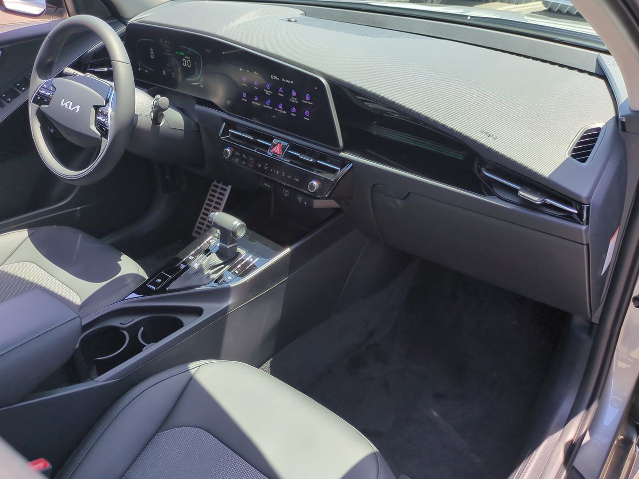 2025 Kia Niro EX Touring photo 25