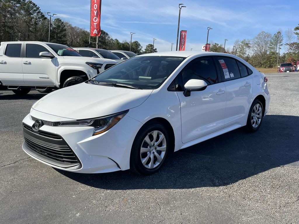 2026 Toyota Corolla LE photo 4