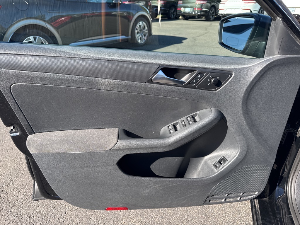 2012 Volkswagen Jetta 2.0 S photo 13