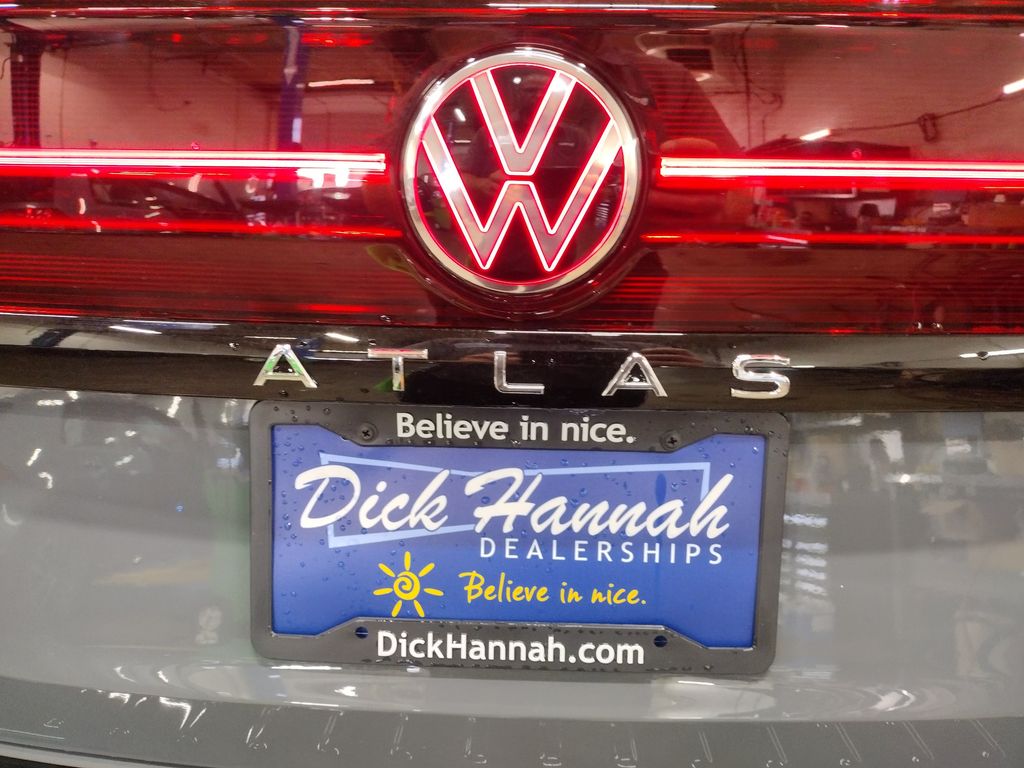 2025 Volkswagen Atlas Peak Edition SE photo 12