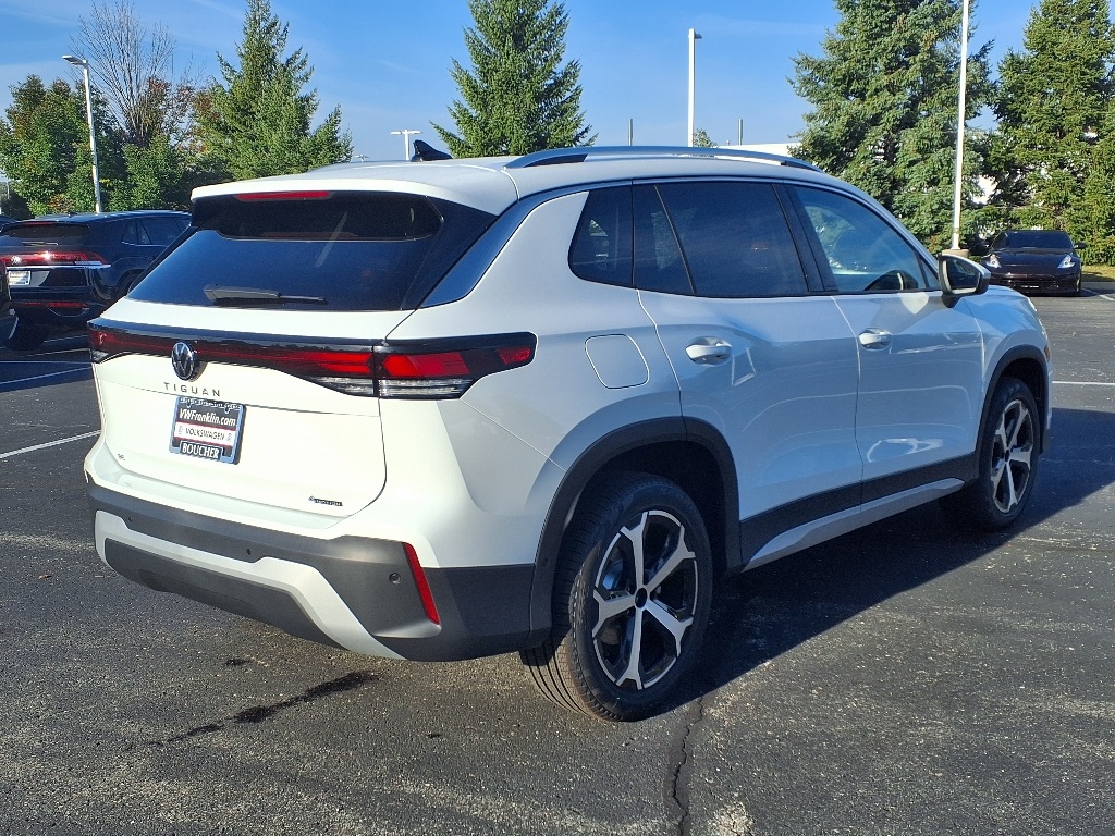 2025 Volkswagen Tiguan SE photo 3