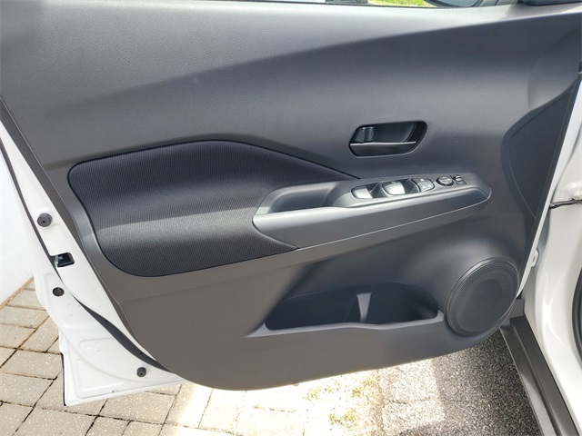 2025 Nissan Kicks Play S photo 11