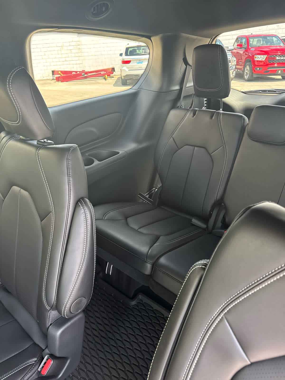 2026 Chrysler Voyager LX photo 12